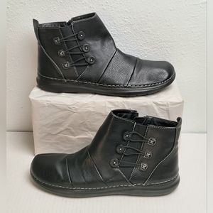 Soft Eüro Soft 8M Black Ankle Boots Side Zip Comfort